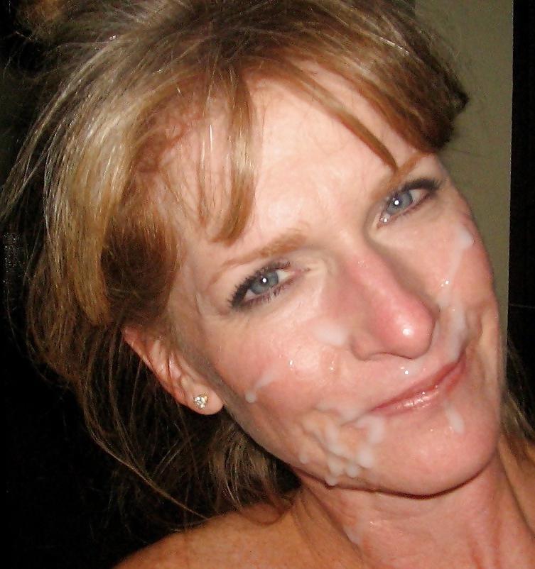 9P MILF Wife Dresses Up for Halloween