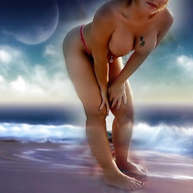 25P 69Milf loves the beach