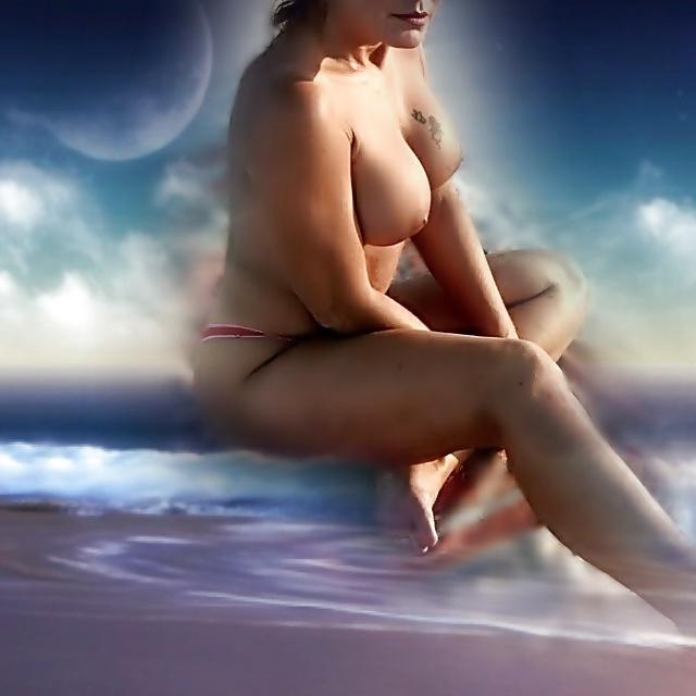 25P 69Milf loves the beach
