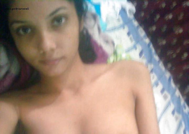 6P Desi chick  sucking her bf