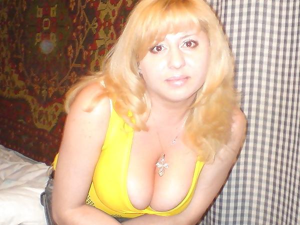 17P Busty Russian Woman 1945