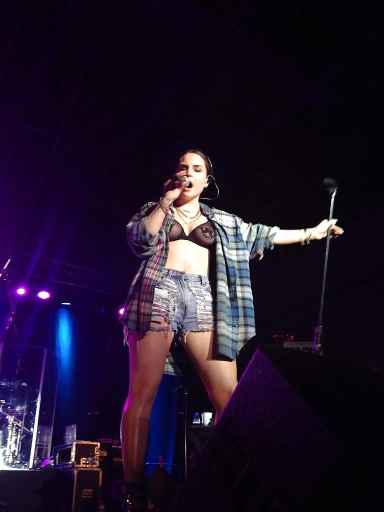 15P Joanna ''JoJo'' Levesque (see-through) 08.23.14