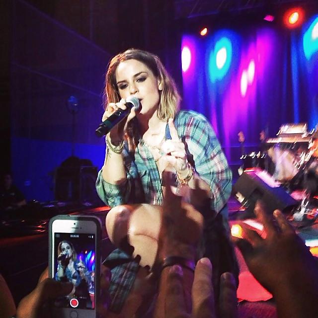 15P Joanna ''JoJo'' Levesque (see-through) 08.23.14