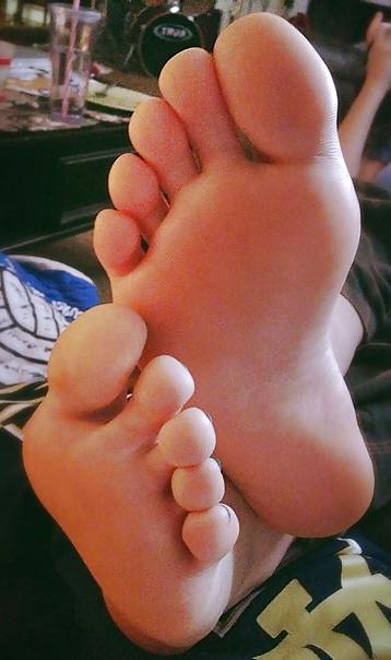 25P Foot Fetish 3
