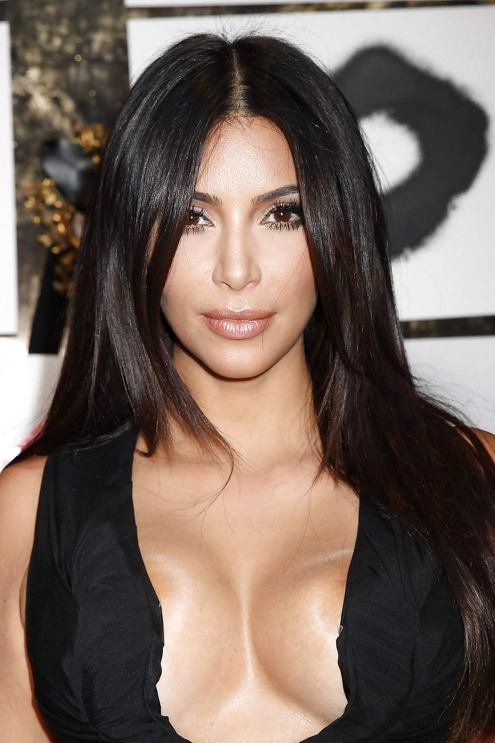 14P Kim K. Downblouse and arse shots