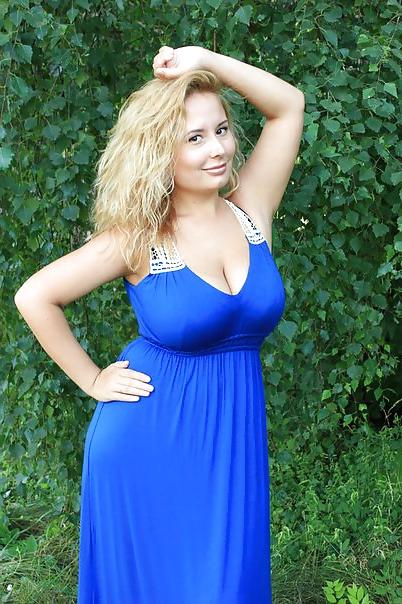 12P Busty Russian Woman 1837