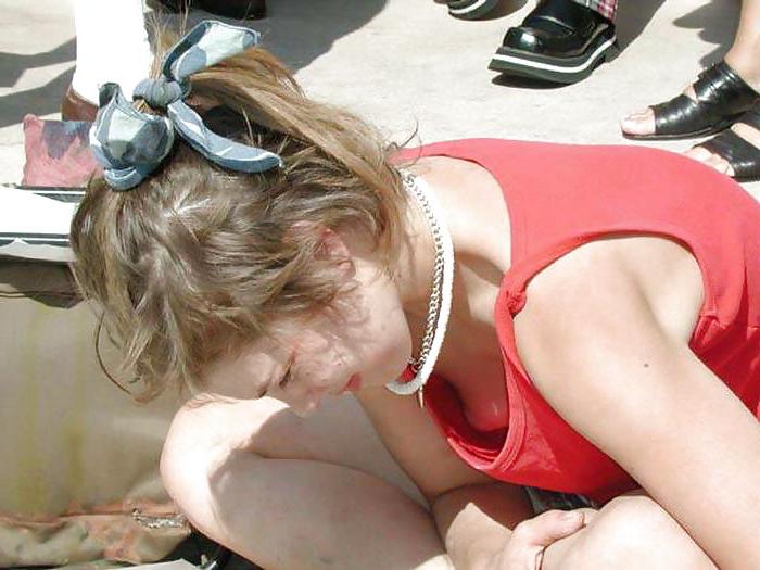 25P Downblouse fun
