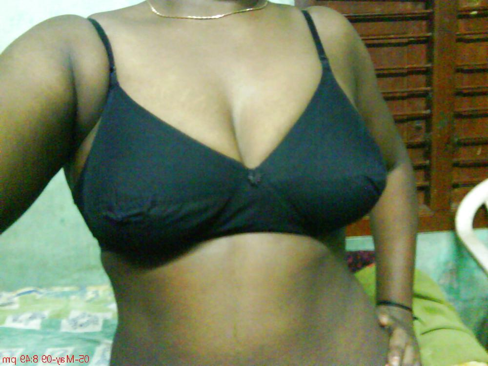 25P Desi girl selfie boobs and pussy