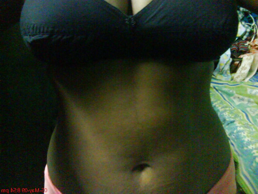 25P Desi girl selfie boobs and pussy