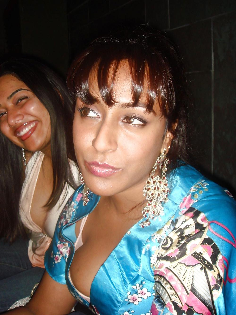 25P Desi Showing Assets