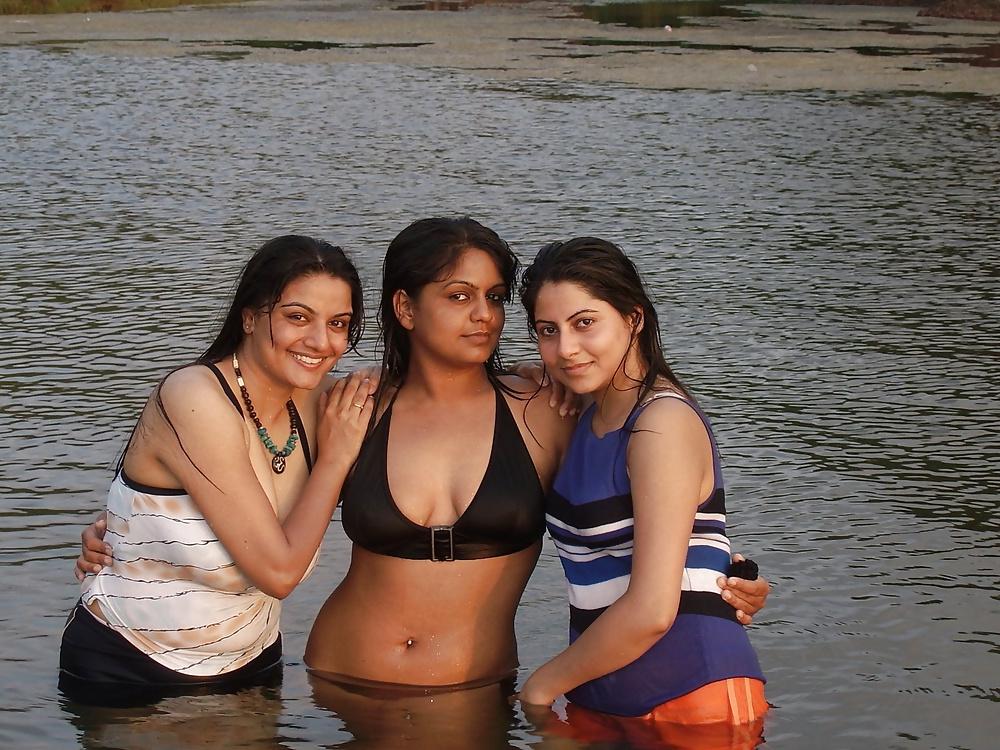 25P Desi Showing Assets