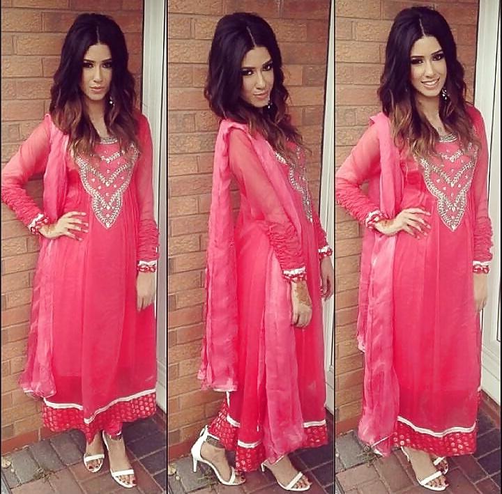 25P Desi Sexy Dresses & Asses - FOR COMMENTS