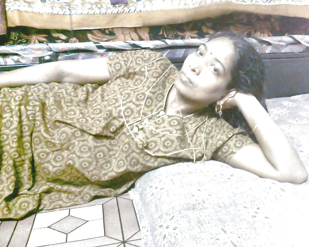 18P Desi mom