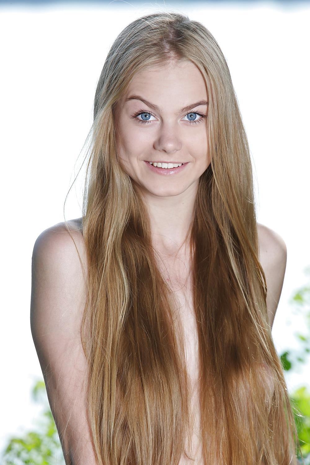 25P Blue Eyed Teen