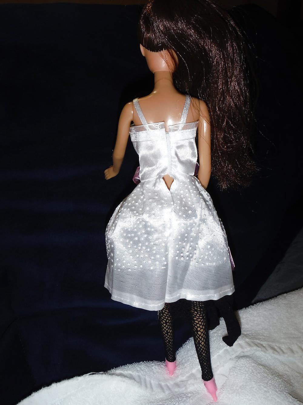 23P A Guy & Doll
