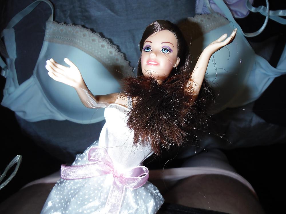 23P A Guy & Doll