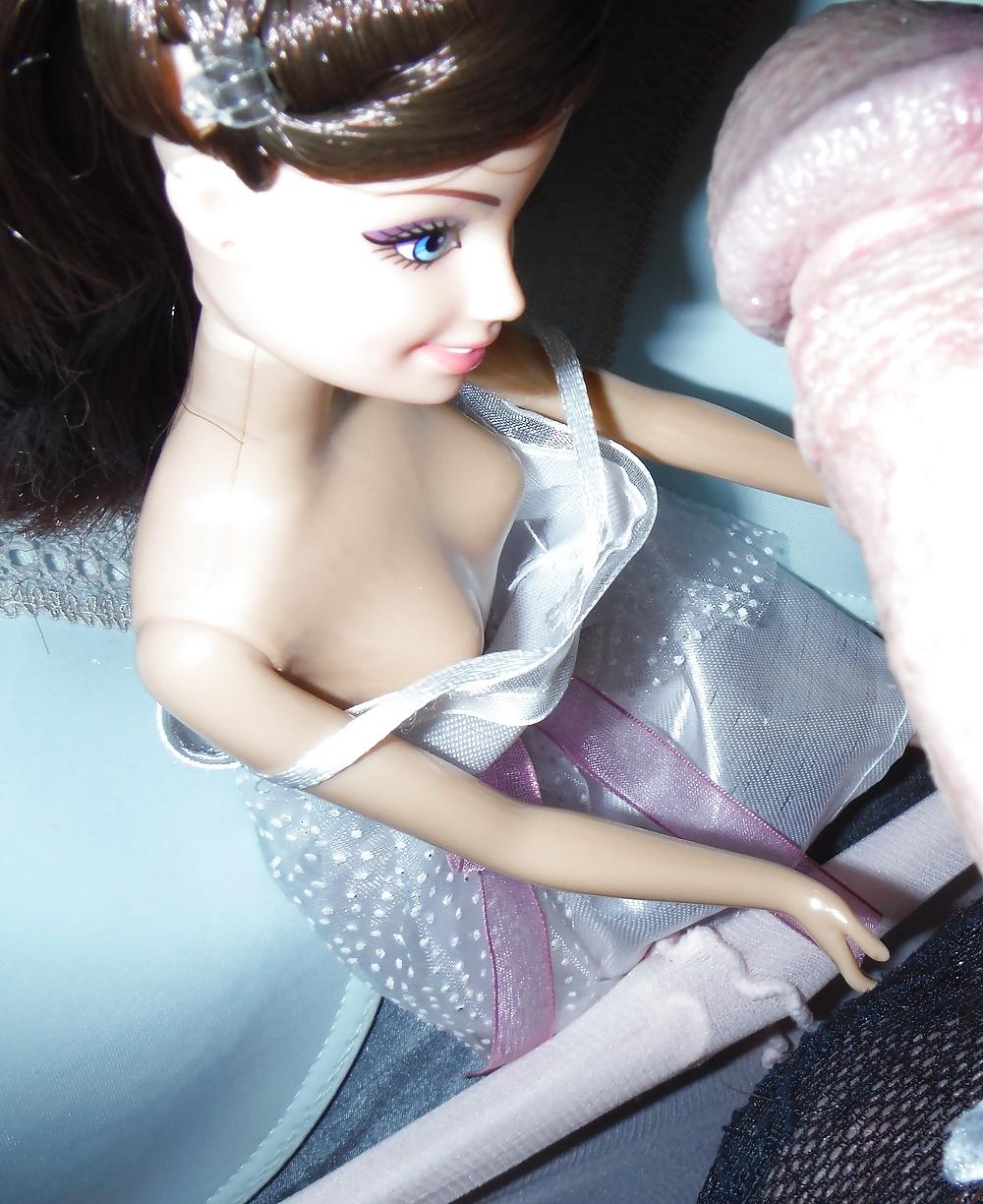 23P A Guy & Doll