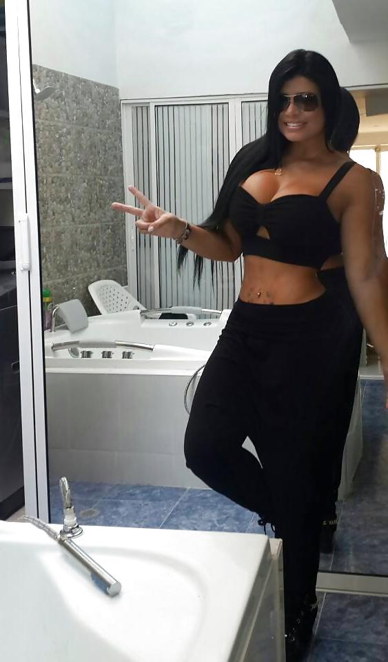 25P Colombian Girl