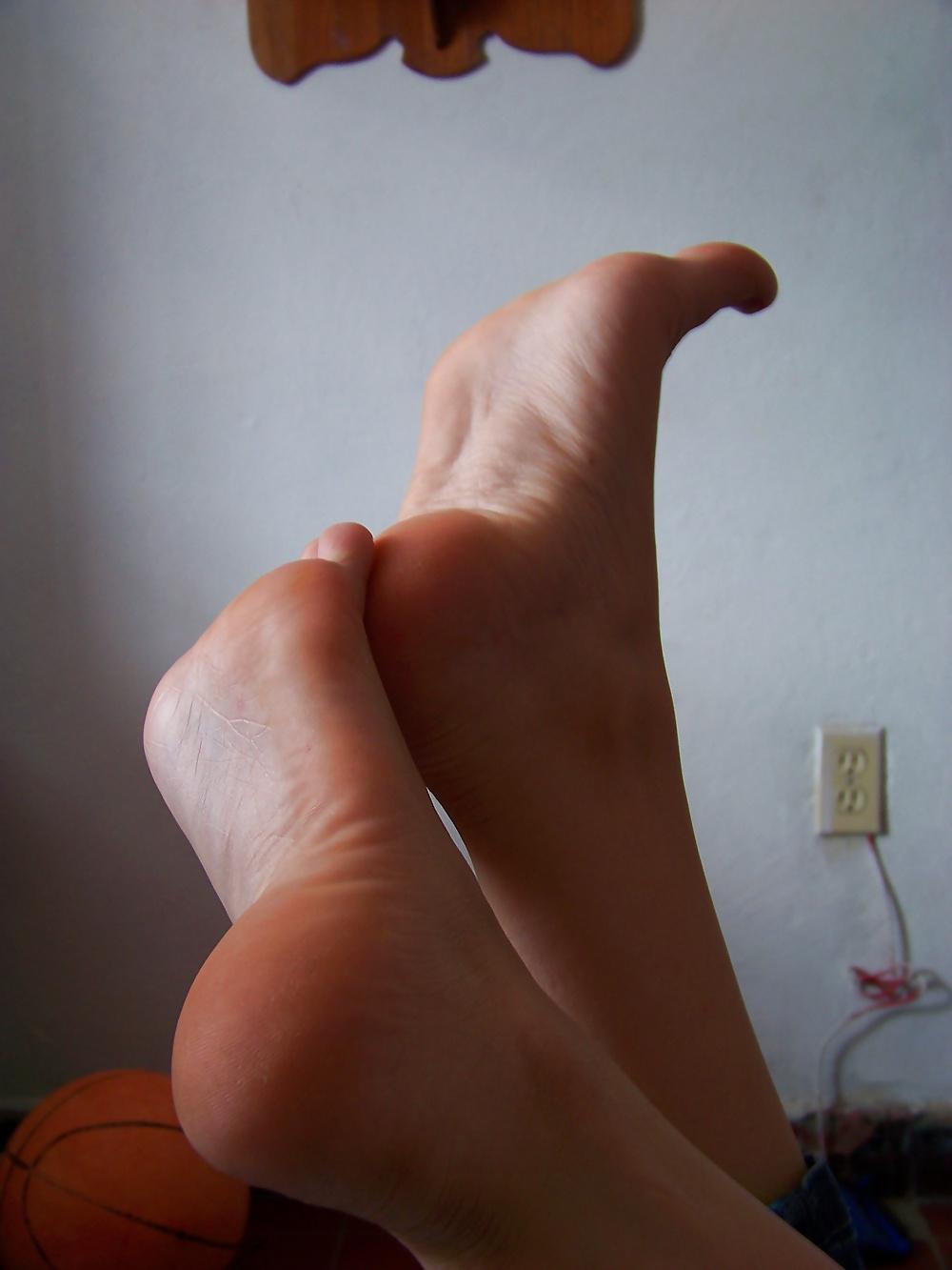 15P My colombian friend laurita feet and soles piedi colombiani 