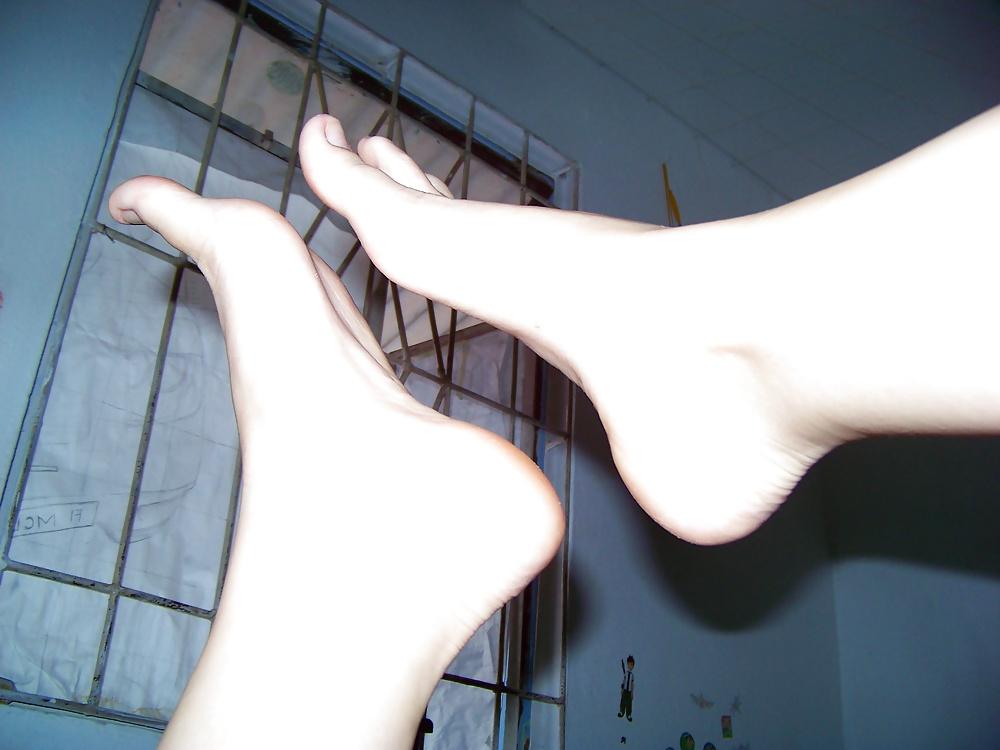 15P My colombian friend laurita feet and soles piedi colombiani 