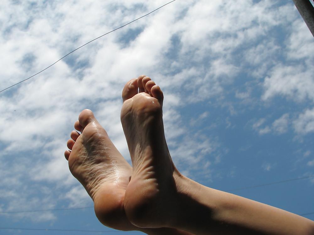15P My colombian friend laurita feet and soles piedi colombiani 