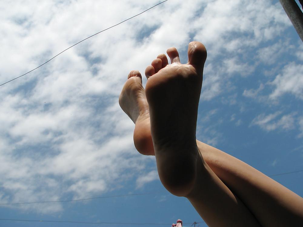 15P My colombian friend laurita feet and soles piedi colombiani 