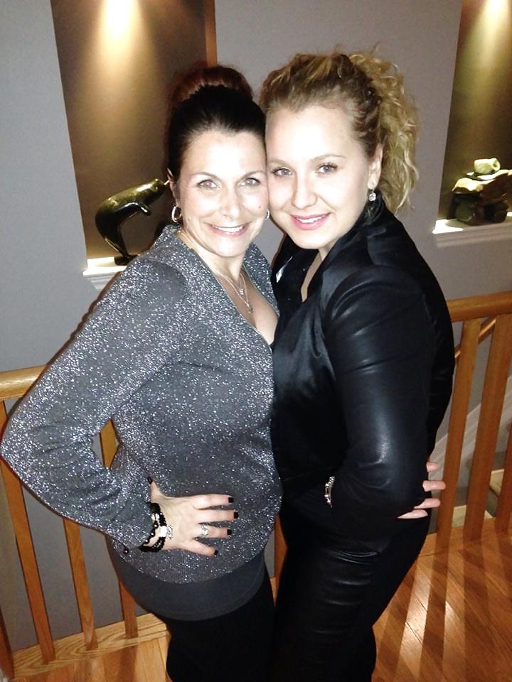 25P Mature LESBIANS lovers