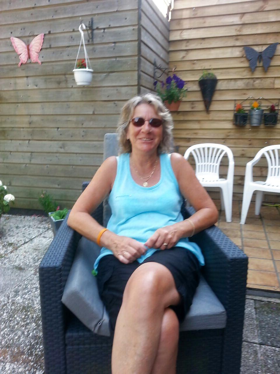 7P 64 years old dutch woman