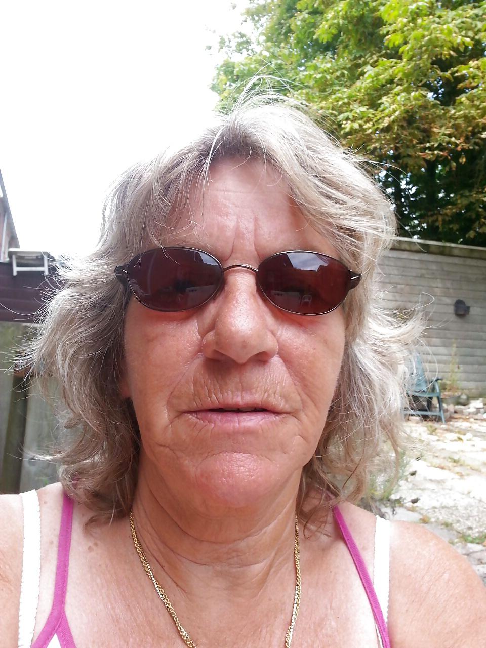 7P 64 years old dutch woman