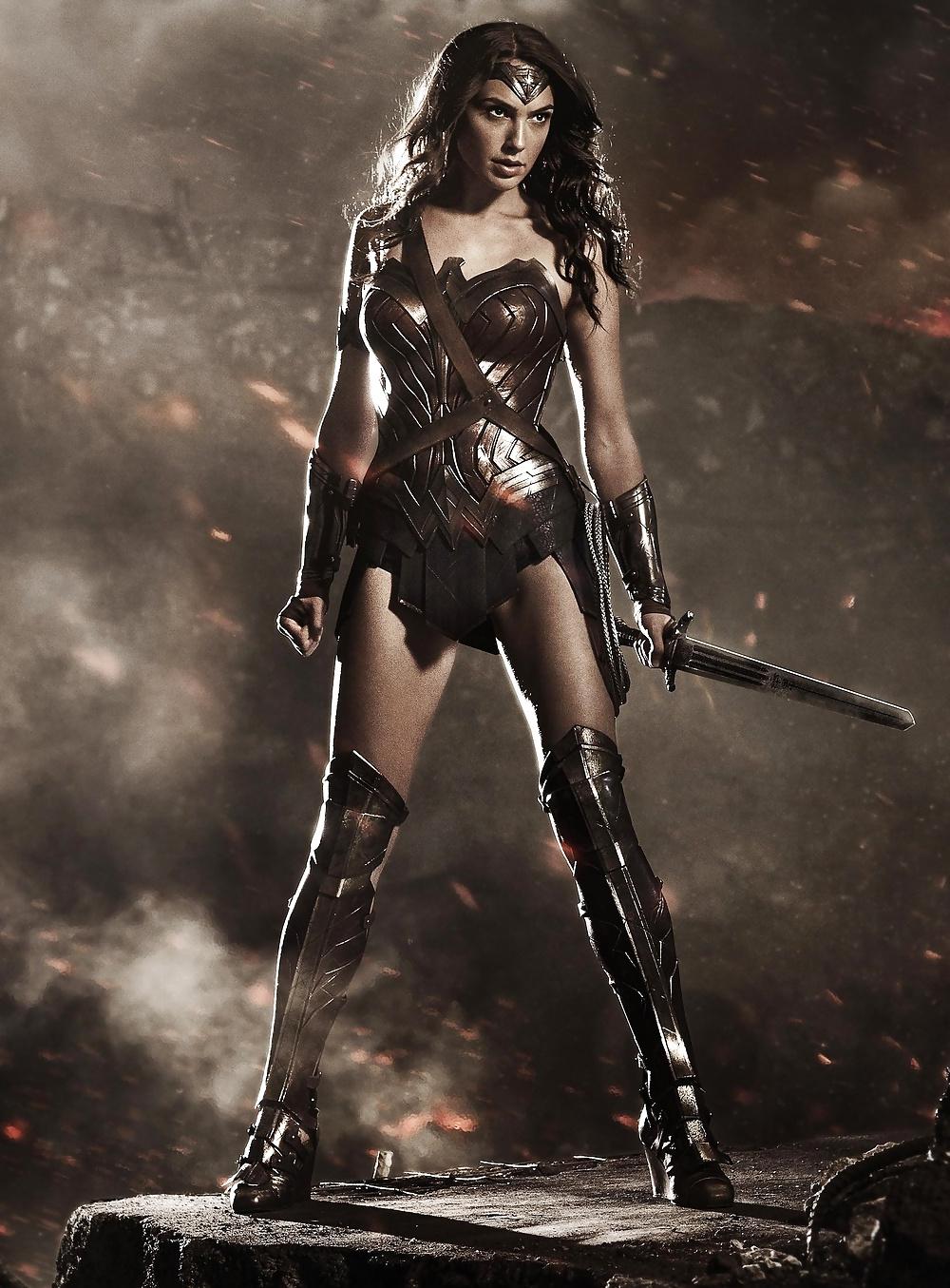 5P DC Girls #1 Gal Gadot - Wonder Woman