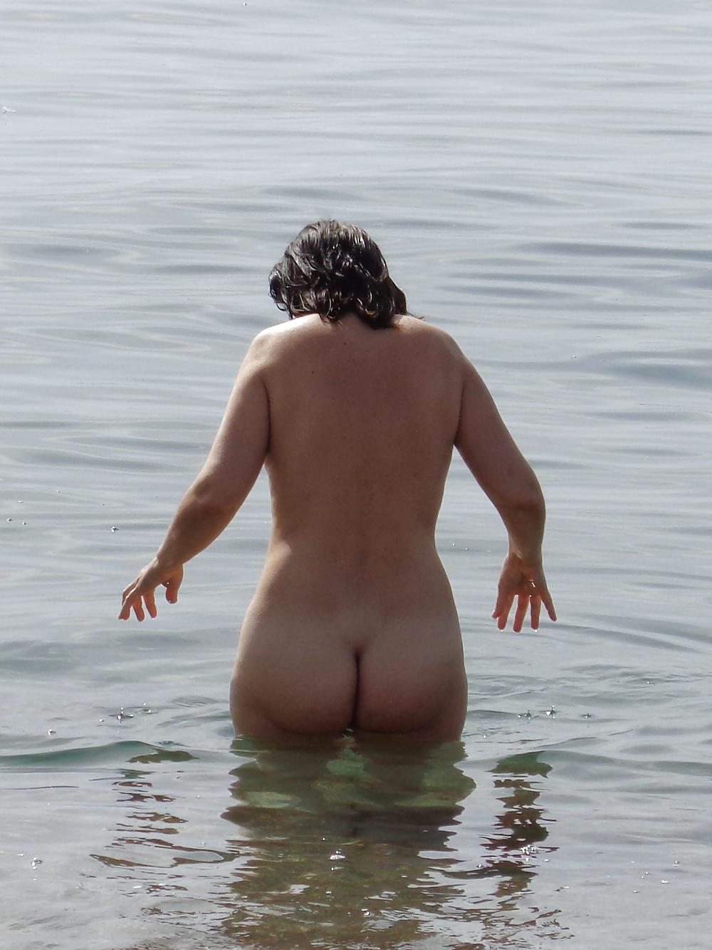 6P Salome at the beach