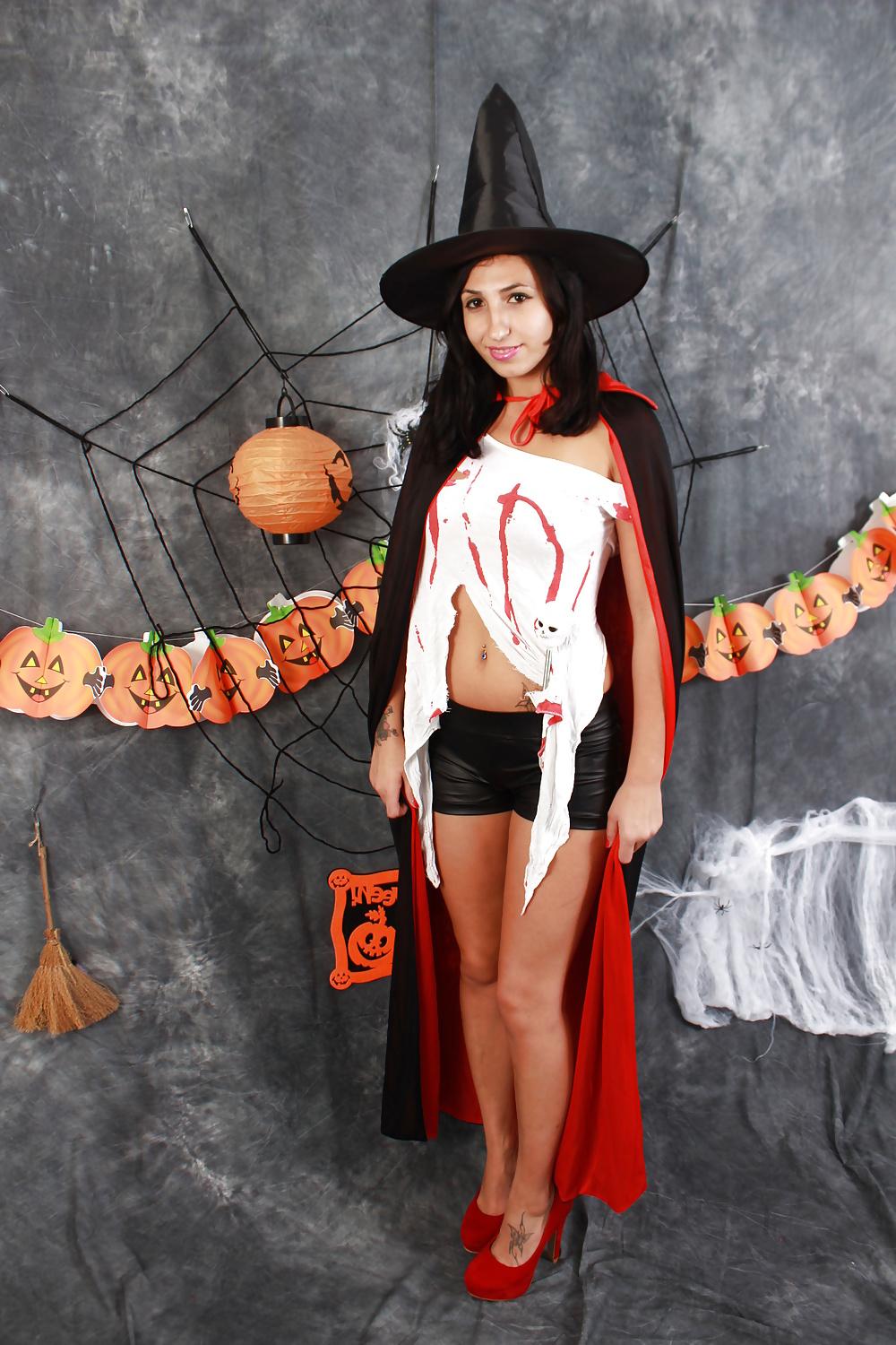 25P Happy Hallween