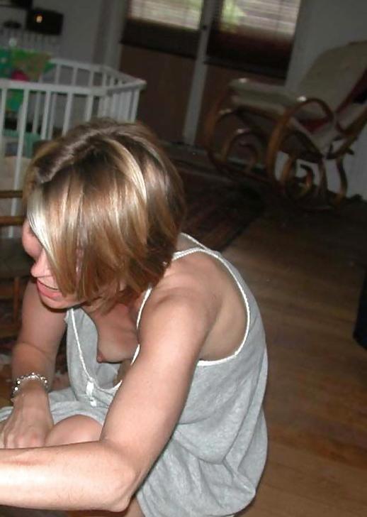 19P Downblouse Nipple Shots