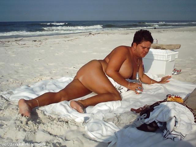 20P Naked beach 20.