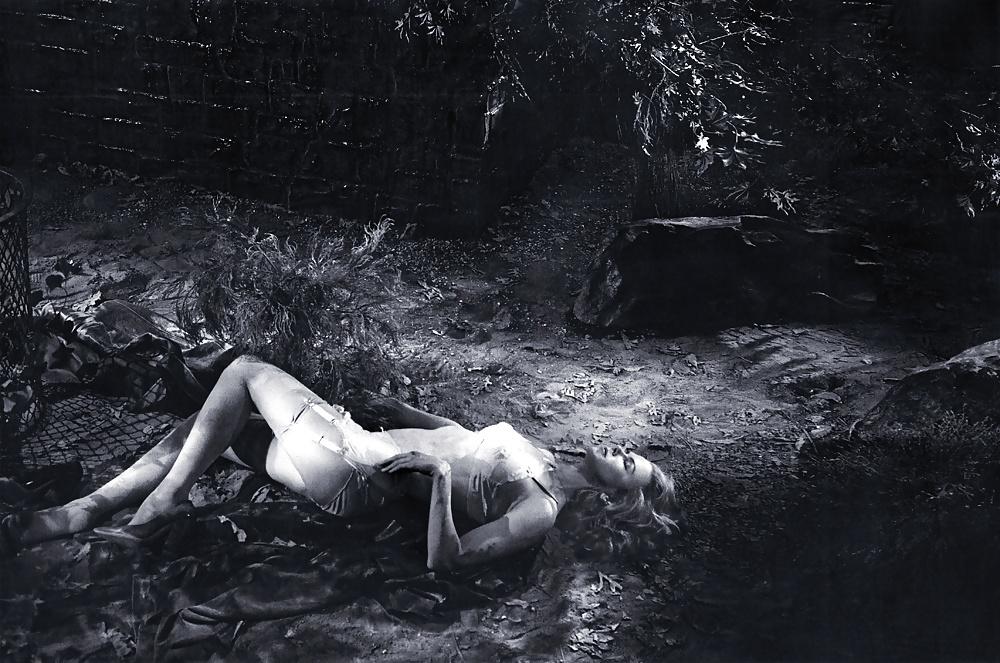 15P Nicole Kidman Halloween Photoshoot