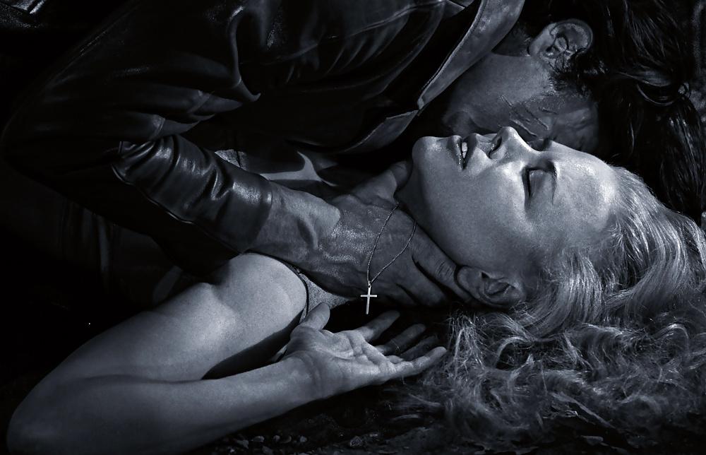 15P Nicole Kidman Halloween Photoshoot