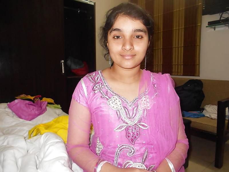 25P Desi nude muslim cpl from lucknow 