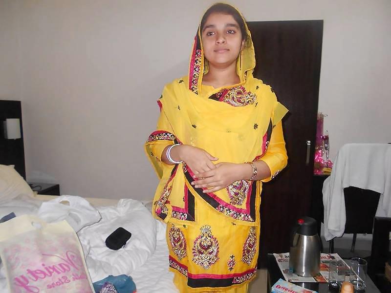 25P Desi nude muslim cpl from lucknow 