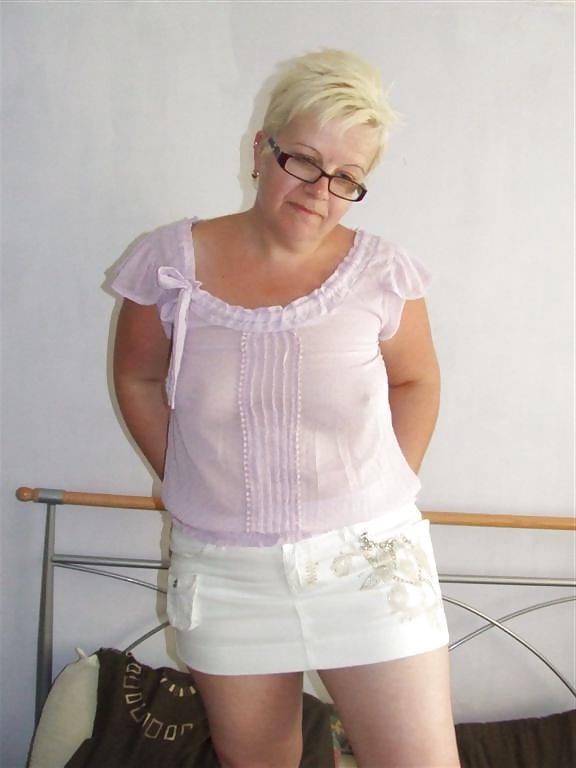 25P See-Thru Wives!