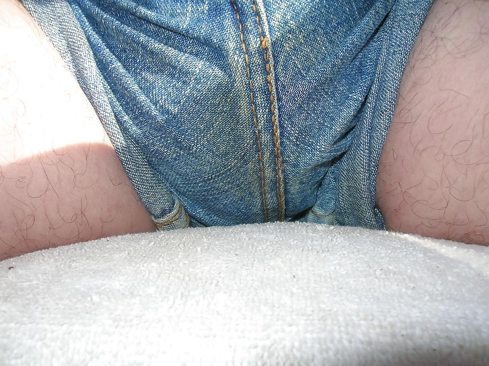 25P My messy crotch and leaky period gallery