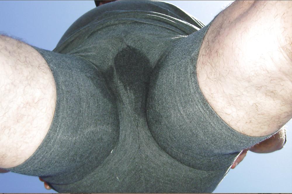 25P My messy crotch and leaky period gallery