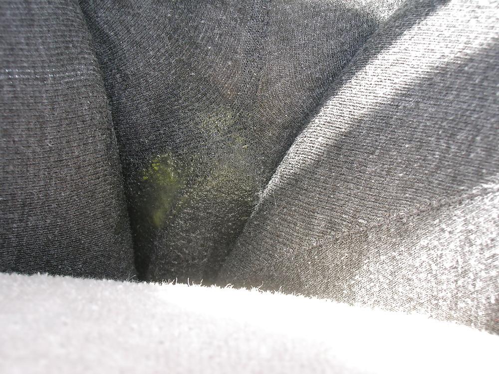 25P My messy crotch and leaky period gallery