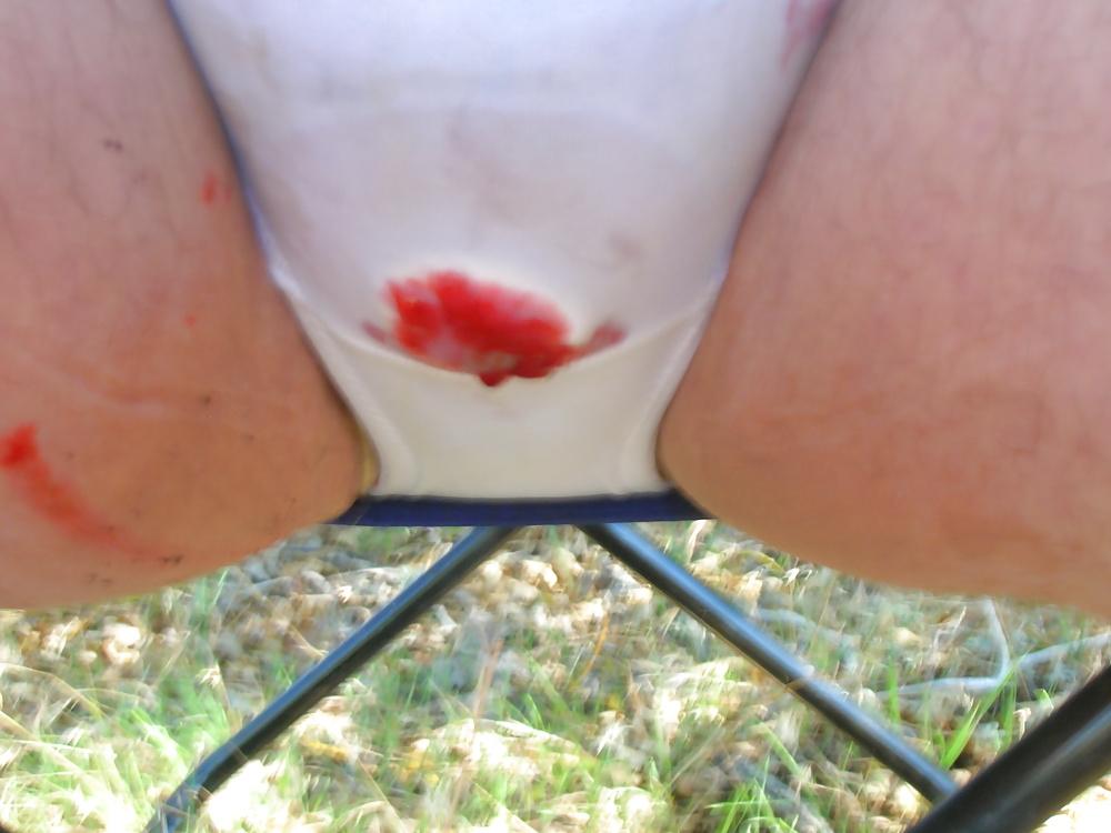 25P My messy crotch and leaky period gallery