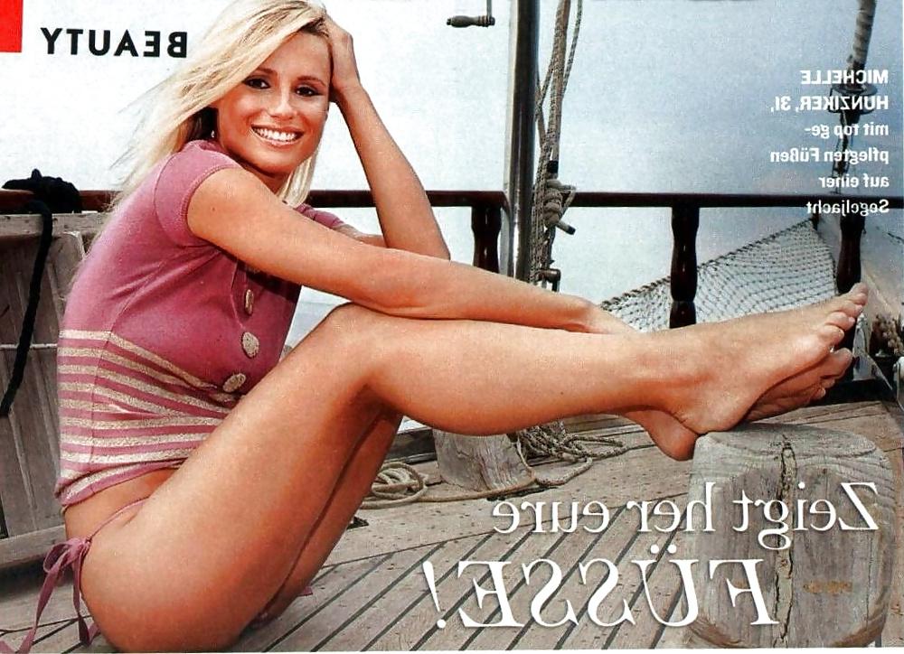 14P Foot - goddess #44 : Michelle Hunziker