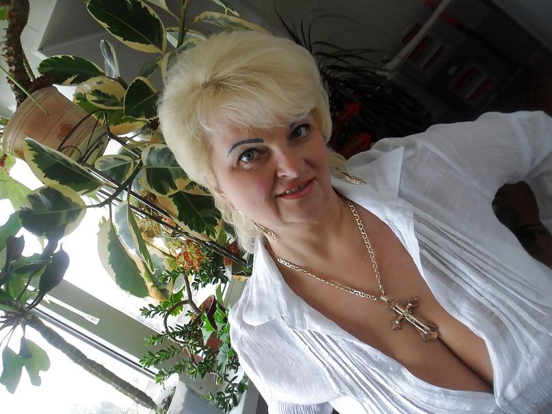 22P Busty Russian Woman 1959