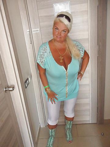 22P Busty Russian Woman 1959