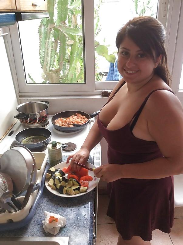 12P Busty Russian Woman 1940