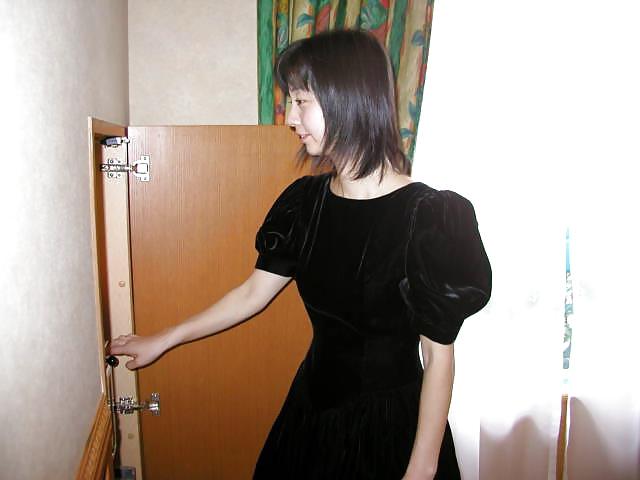 20P Japanese Married Woman 05