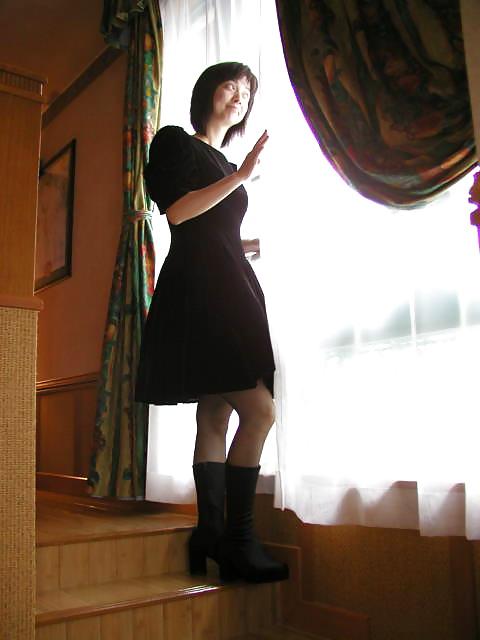 20P Japanese Married Woman 05