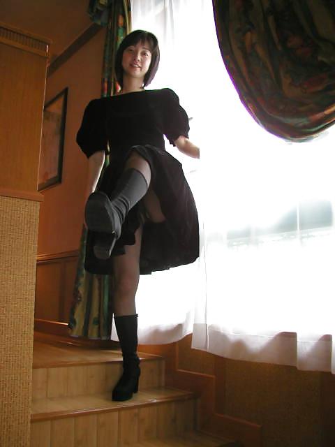 20P Japanese Married Woman 05